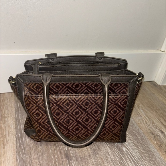 Liz Claiborne Mini Tuxedo Tote Bag - Picture 7 of 7